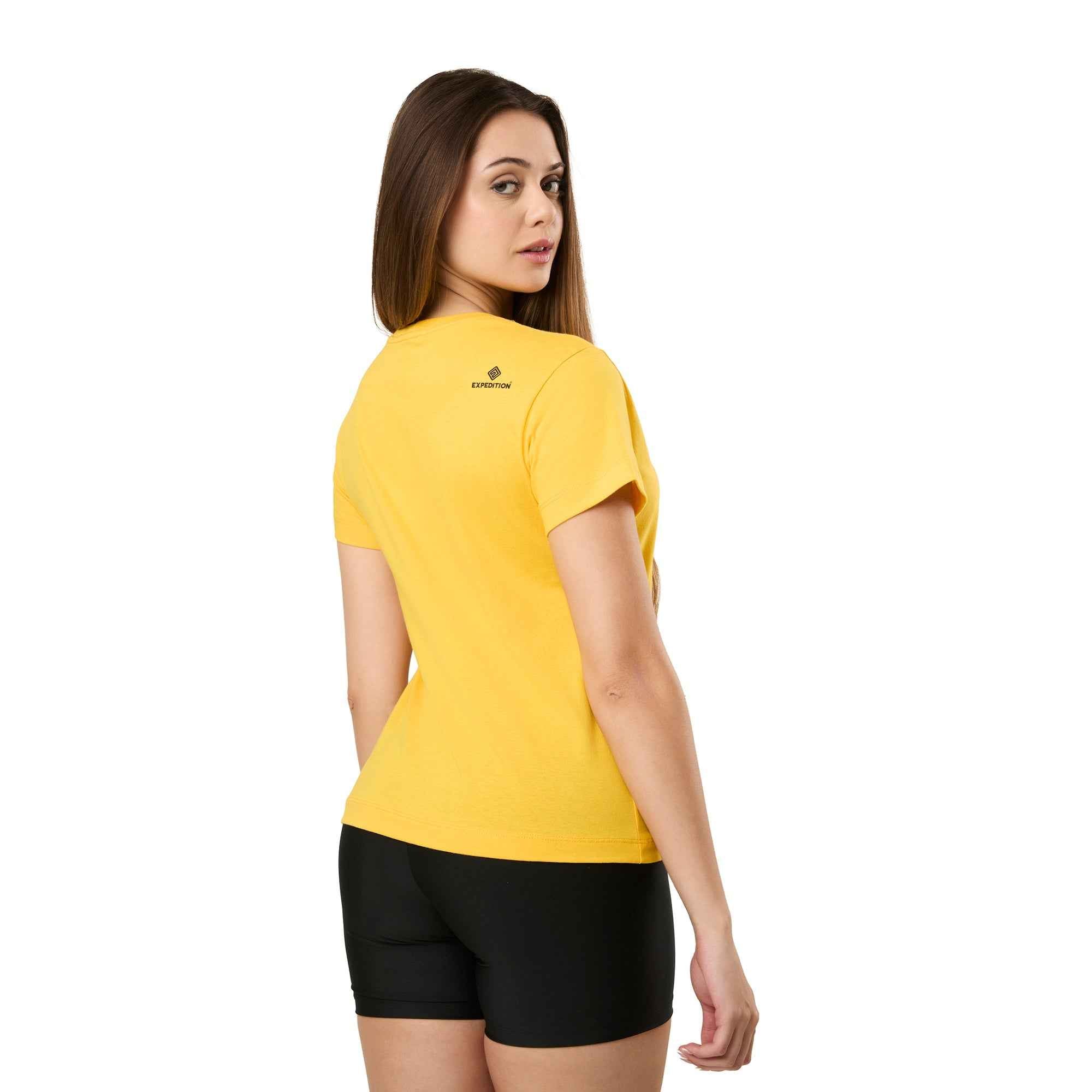 Camiseta Feminina Menina Montanha Amarela