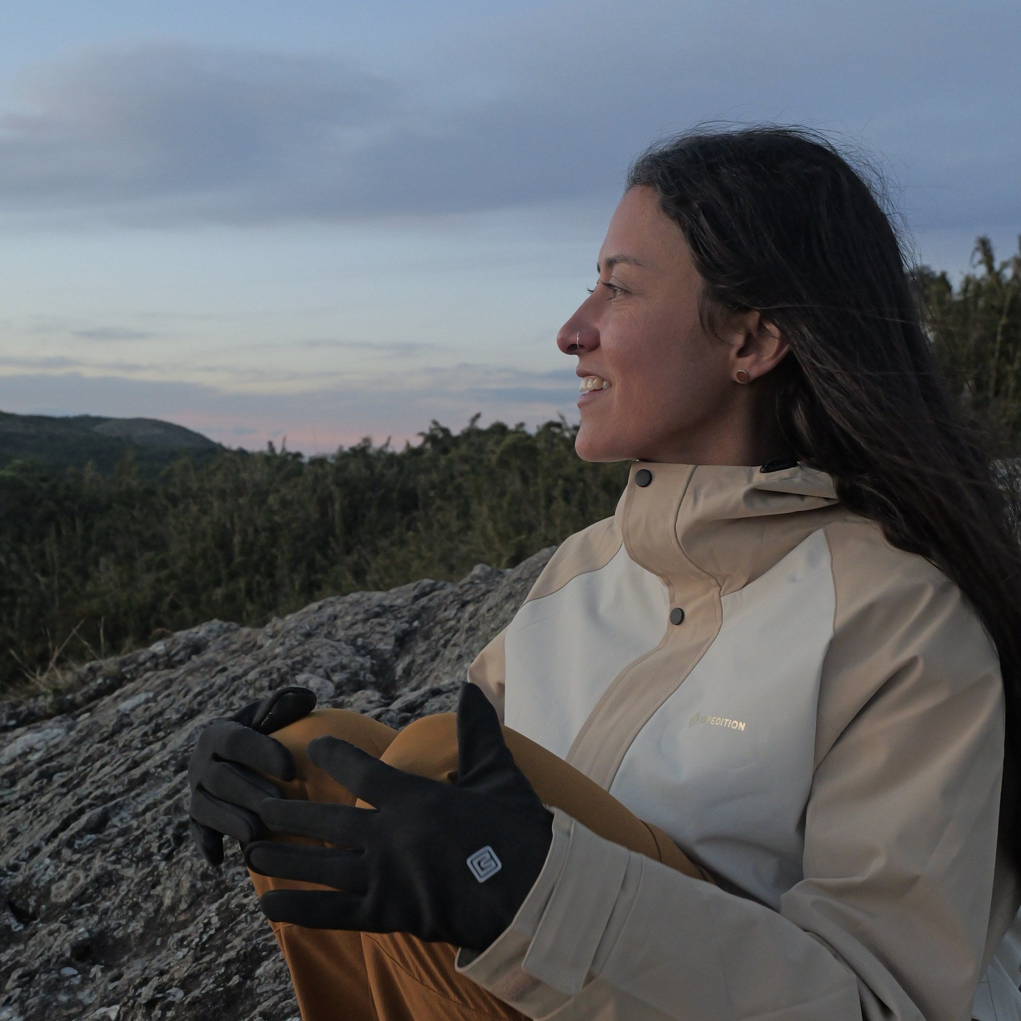 Luvas Térmicas Touch — em uso no frio do entardecer